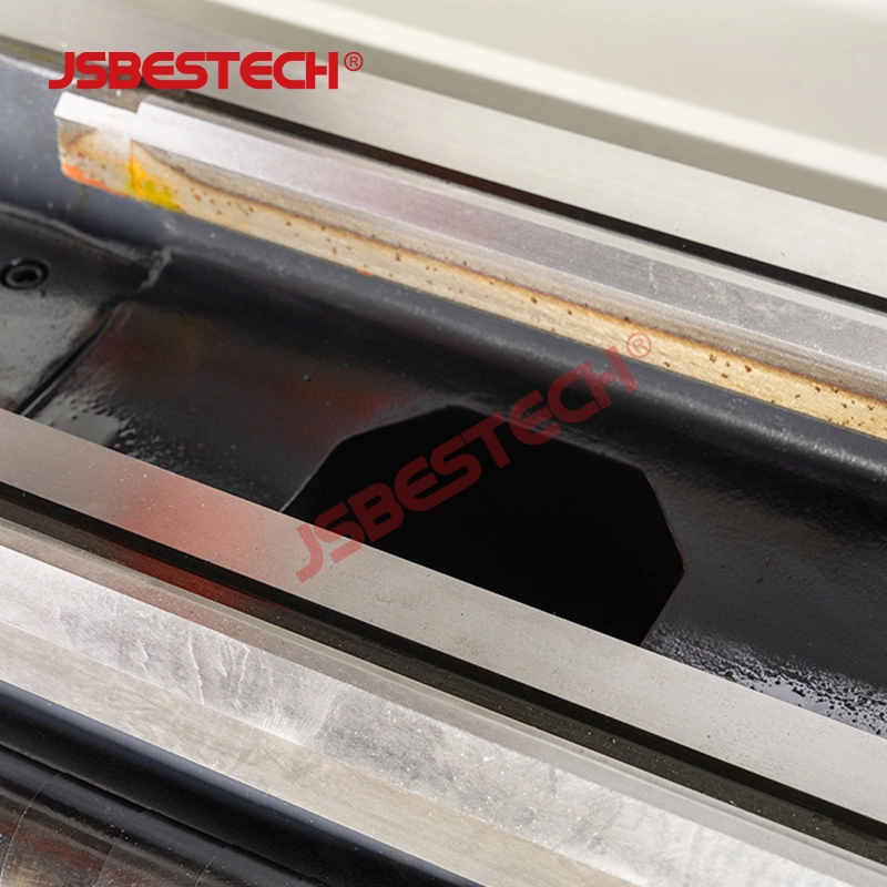 Multi Purpose 12 Steps Speed BT560 Manual Lathe Machine OEM/ODM Supported - Image 3